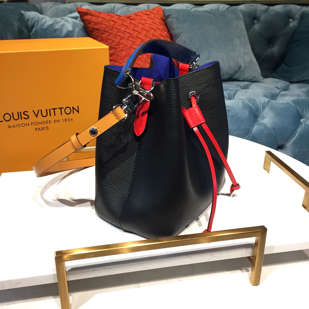 Louis Vuitton NEONOE BB Shoulder Bag Epi Leather M52853 Black and Safran Yellow